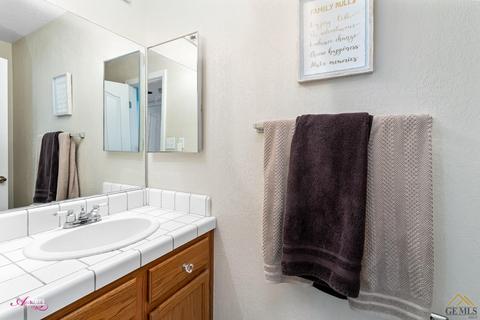 1008 Devonshire St, Bakersfield, CA 93312 photo 20
