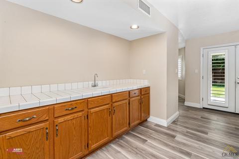 1008 Devonshire St, Bakersfield, CA 93312 photo 18
