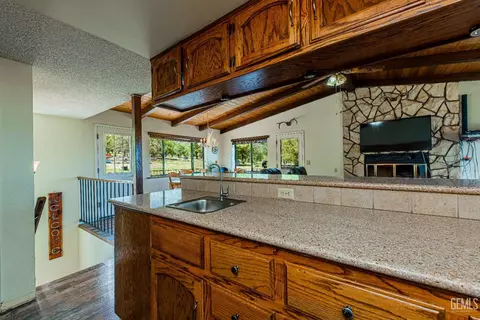 18231 Old Ranch Rd, Tehachapi, CA 93561 photo 9
