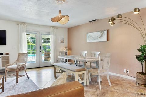 11201 Dee Dee Ct, Bakersfield, CA 93312 photo 9