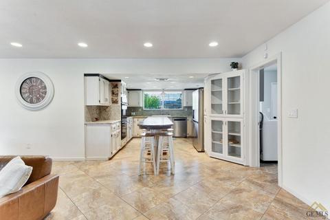 11201 Dee Dee Ct, Bakersfield, CA 93312 photo 12