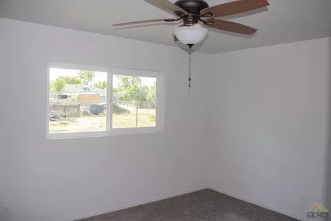 9713 Gilbert St, Lamont, CA 93241 photo 16