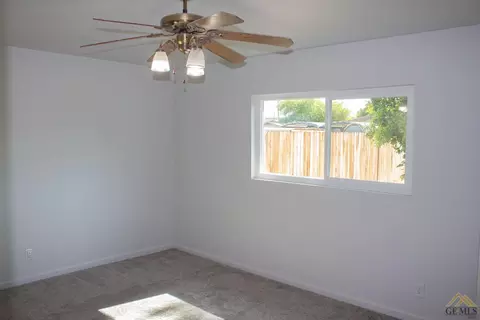 9713 Gilbert St, Lamont, CA 93241 photo 13