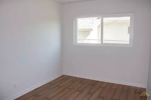 9713 Gilbert St, Lamont, CA 93241 photo 11