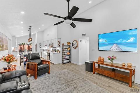 6004 Highlander St, Bakersfield, CA 93306 photo 9