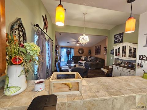 6317 Declaration Way, Bakersfield, CA 93313 photo 5