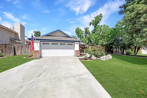 3609 Abbott Dr, Bakersfield, CA 93312 photo 2