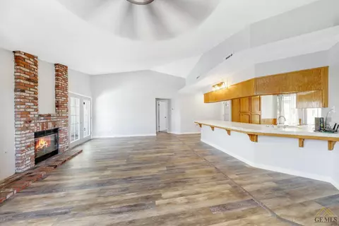 3609 Abbott Dr, Bakersfield, CA 93312 photo 9