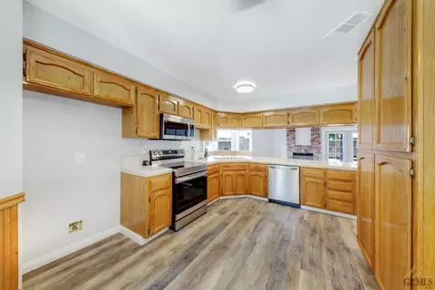 3609 Abbott Dr, Bakersfield, CA 93312 photo 6