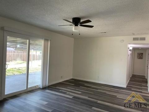 219 E Fairview Rd, Bakersfield, CA 93307 photo 4
