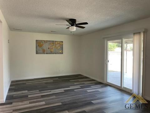 219 E Fairview Rd, Bakersfield, CA 93307 photo 2