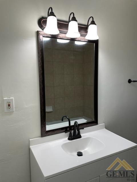 219 E Fairview Rd, Bakersfield, CA 93307 photo 11