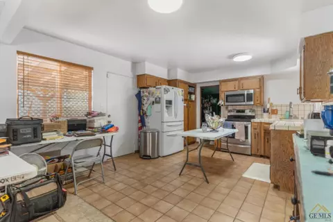 11 Victor St, Taft, CA 93268 photo 9