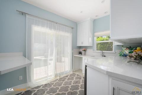 2011 Pine St, Bakersfield, CA 93301 photo 16