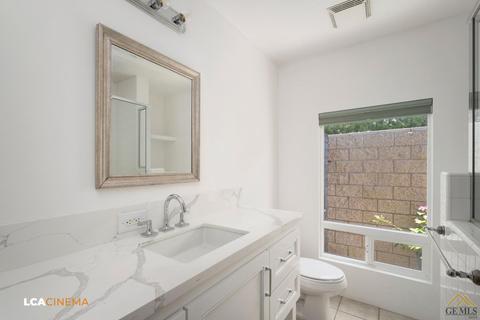 2011 Pine St, Bakersfield, CA 93301 photo 12