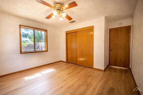 400 Prince Ln, Shafter, CA 93263 photo 34