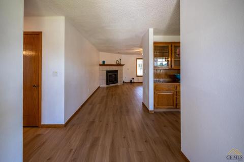 400 Prince Ln, Shafter, CA 93263 photo 7