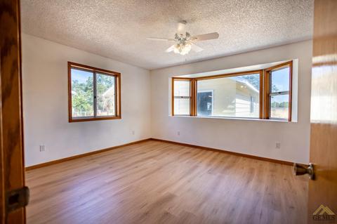 400 Prince Ln, Shafter, CA 93263 photo 12