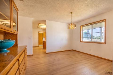 400 Prince Ln, Shafter, CA 93263 photo 22