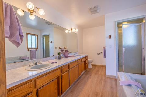 400 Prince Ln, Shafter, CA 93263 photo 15