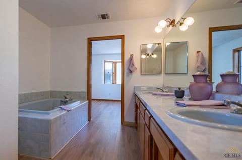 400 Prince Ln, Shafter, CA 93263 photo 18