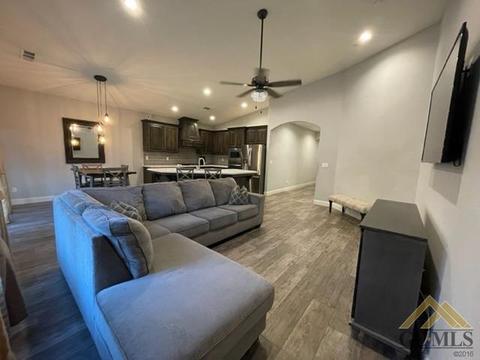 10204 Bluffshadow Dr, Bakersfield, CA 93306 photo 3
