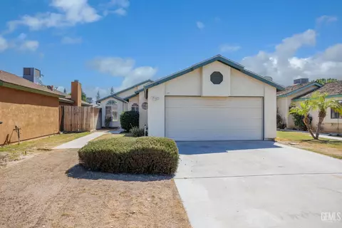 3620 Westporte Ct, Bakersfield, CA 93309