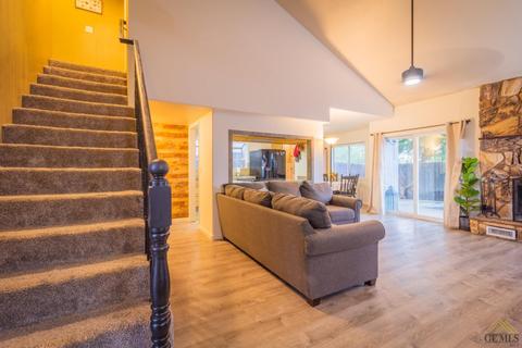 415 Sherwood Pl, Tehachapi, CA 93561 photo 4