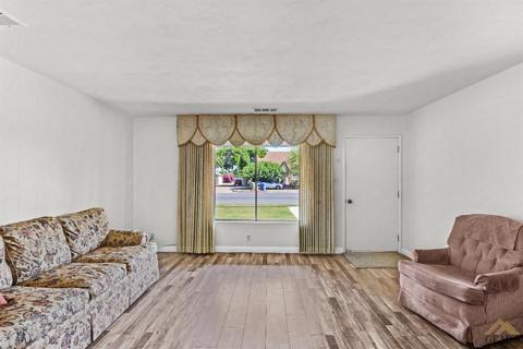1314 10th Ave, Delano, CA 93215 photo 9