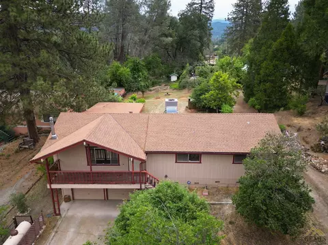39759 Pine Ridge Rd, Oakhurst, CA 93644 photo 1