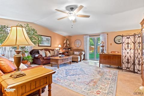 905 Acacia Ct, Tehachapi, CA 93561 photo 4