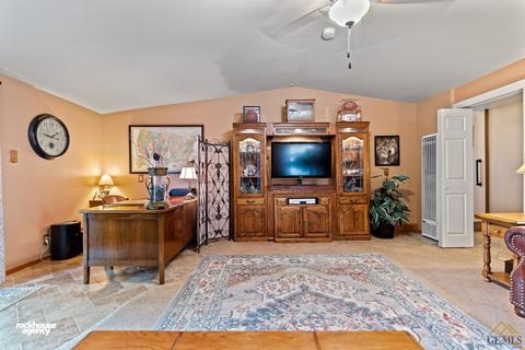 905 Acacia Ct, Tehachapi, CA 93561 photo 6
