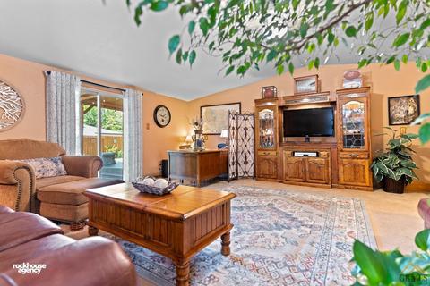 905 Acacia Ct, Tehachapi, CA 93561 photo 8