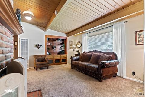 905 Acacia Ct, Tehachapi, CA 93561 photo 3