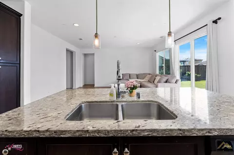 10001 Sentinel Peak Pl, Bakersfield, CA 93311 photo 32