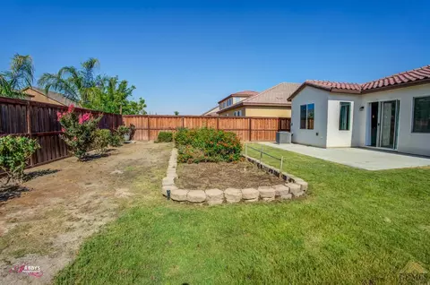 10001 Sentinel Peak Pl, Bakersfield, CA 93311 photo 5