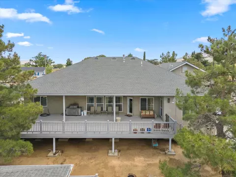 21401 Shirley Dr, Tehachapi, CA 93561 photo 9