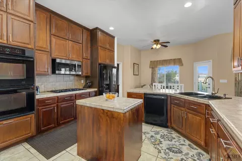 21401 Shirley Dr, Tehachapi, CA 93561 photo 19