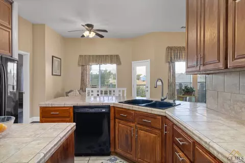 21401 Shirley Dr, Tehachapi, CA 93561 photo 18