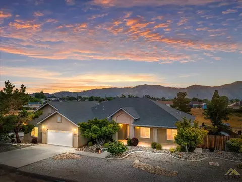 21401 Shirley Dr, Tehachapi, CA 93561 photo 1