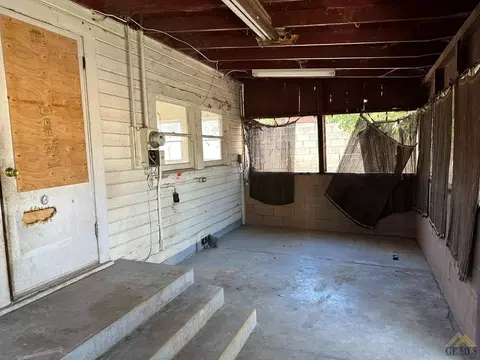 403 Buchanan St, Taft, CA 93268 photo 11
