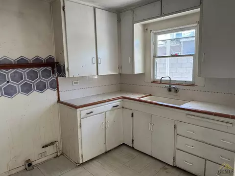 403 Buchanan St, Taft, CA 93268 photo 3