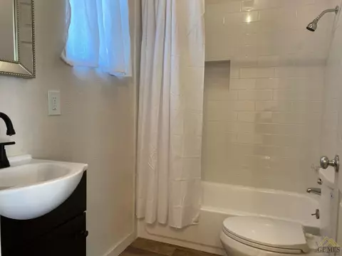 148 North St, Taft, CA 93268 photo 5