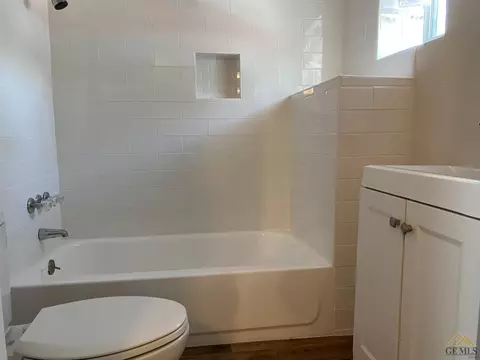 148 North St, Taft, CA 93268 photo 8