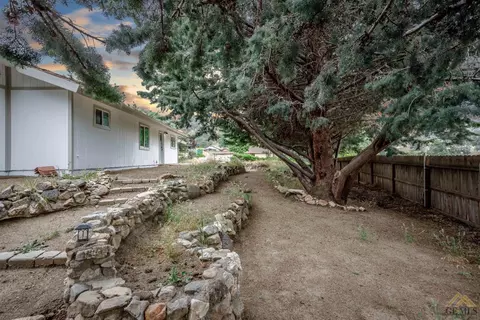 17660 Arlington Pl, Tehachapi, CA 93561 photo 6