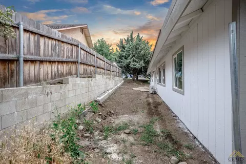 17660 Arlington Pl, Tehachapi, CA 93561 photo 10