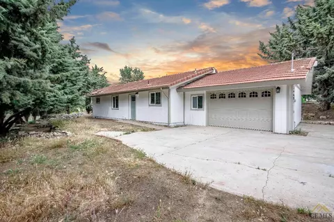 17660 Arlington Pl, Tehachapi, CA 93561 photo 1