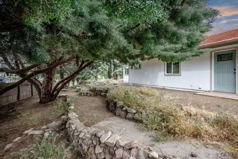 17660 Arlington Pl, Tehachapi, CA 93561 photo 4