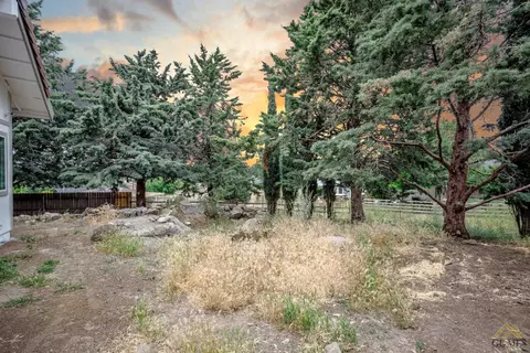 17660 Arlington Pl, Tehachapi, CA 93561 photo 9