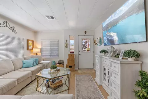 19721 Mesa Dr, Tehachapi, CA 93561 photo 3